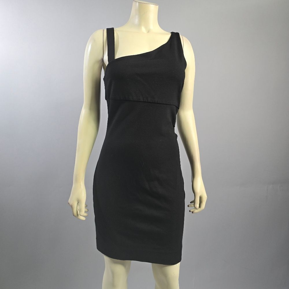 DvfβSize 8 Elegant Black One-Shoulder DressβR8